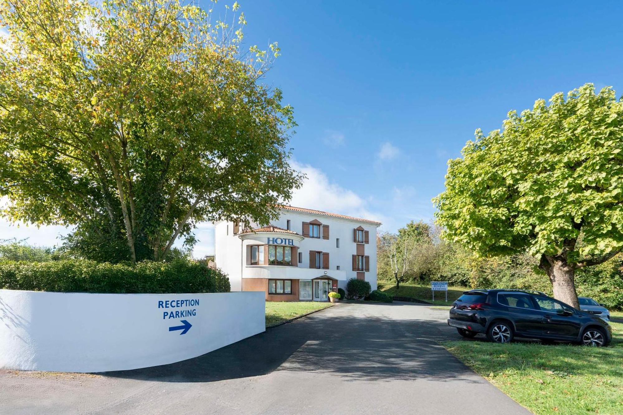 Sure Hotel By Best Western Saintes Exterior photo